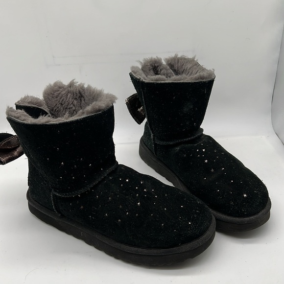 Ugg Classic Mini Stargirl Bow Women's Boots  Size 9 - Picture 3 of 6